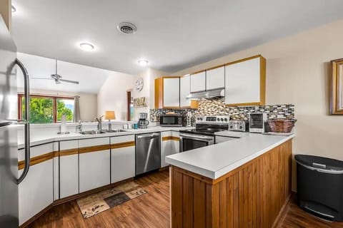 Reed's Retreat's fully equipped kitchen