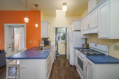 #StayInMyDistrict #BookDirect #LakeOswego #FirstAddition #Oregon #Superhost