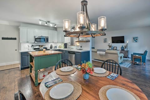 Kitchen | Main Floor | Dishware & Flatware