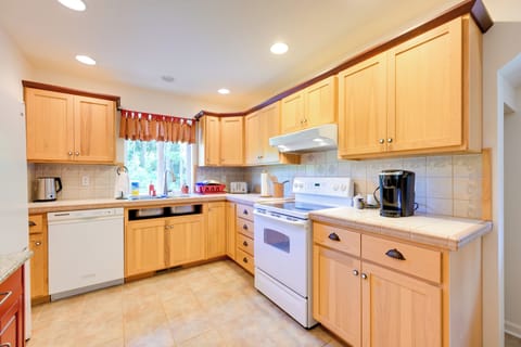 Kitchen | 2nd Floor | Toaster