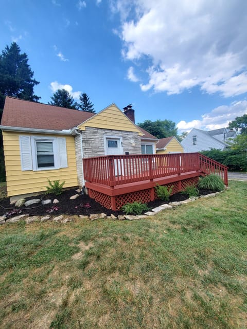 Cute Cape Code with Two Decks