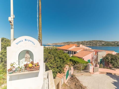 Sky, Plant, Property, Building, Water, Leisure, Landscape, Window, Real Estate