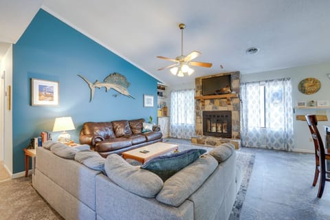 Wilmington Vacation Rental | 2BR | 1BA | Step-Free Access | 1,300 Sq Ft