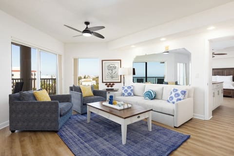 A Slice Of Paradise By The Sea House in Treasure Island