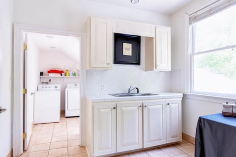 Laundry (in the master)