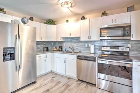 Kitchen | Cooking Basics | Dishware & Flatware | Trash Bags