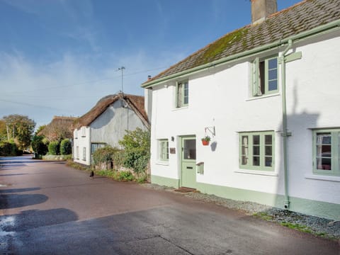 Setting | Welcome Cottage, Puddington, near Tiverton