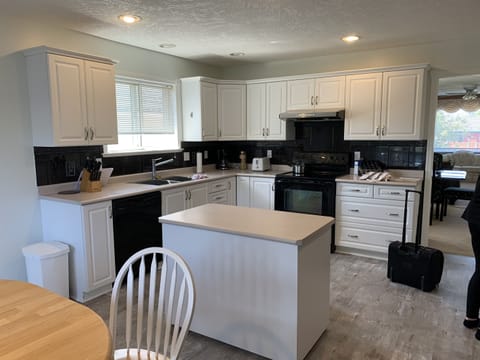 Fully-stocked High-end Kitchen