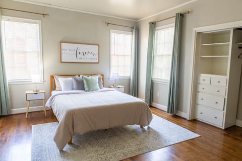 Master Suite 1/4