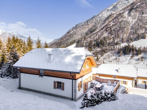 Holiday Home Exterior [winter]