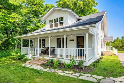 Welcome to Oak and Orchard House!
