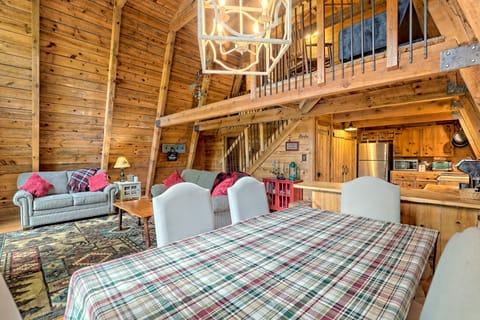 Rustic A-Frame Cabin in the Heart of the Smokies House in Sky Valley