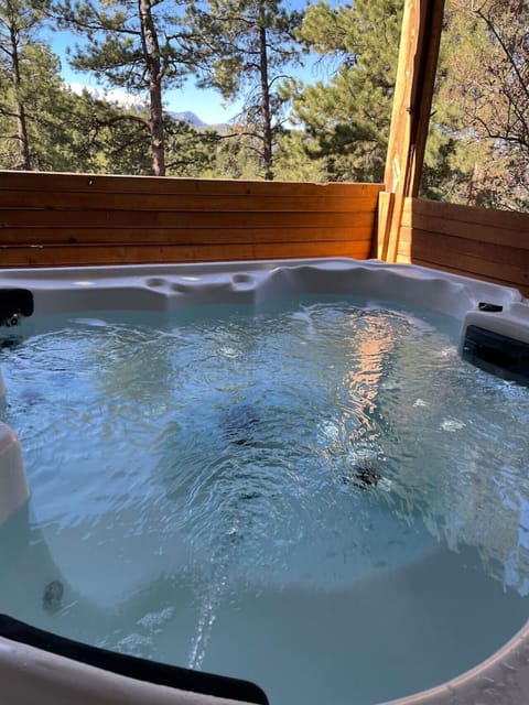 Private hot tub with views of Pikes Peak!