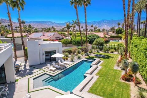'Silver Sun' Stunning 4BR estate on 1/3 acre House in Rancho Mirage