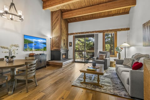 Living Room: upstairs, with pull out sofa