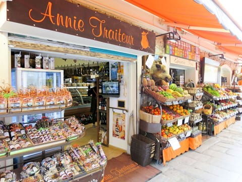 Building, Property, Wood, Interior Design, Table, Computer Desk, House, Window
