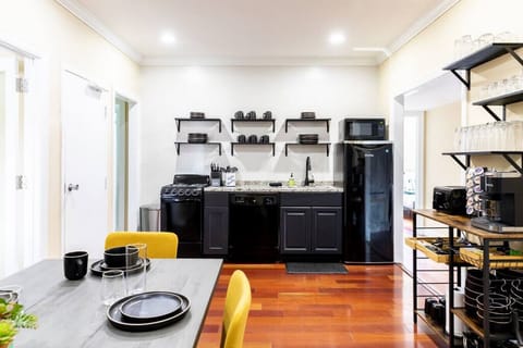 Fully equipped kitchen with a dining table