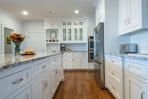 Chef`s Kitchen with granite countertops