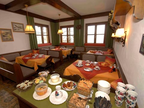 Tonnerhof - Doppelzimmer mit Dusche, WC Farm Stay in Schladming