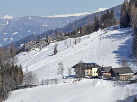Tonnerhof - Doppelzimmer mit Dusche, WC Farm Stay in Schladming