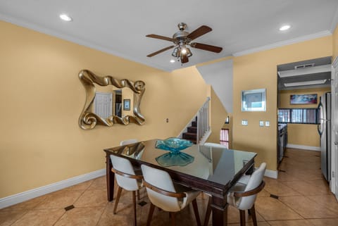 Dining table seating