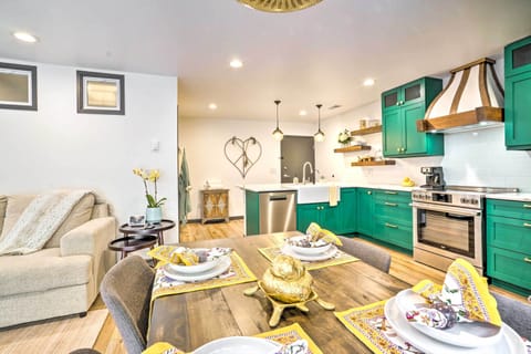 Dining Area | Full Kitchen