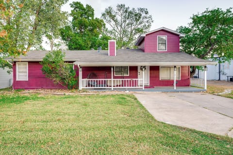 Bryan Vacation Rental | 4BR | 2BA | 1,850 Sq Ft | 1 Step to Enter