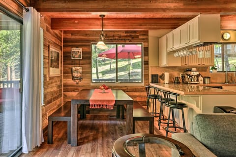 Dining Area | Dishware & Flatware