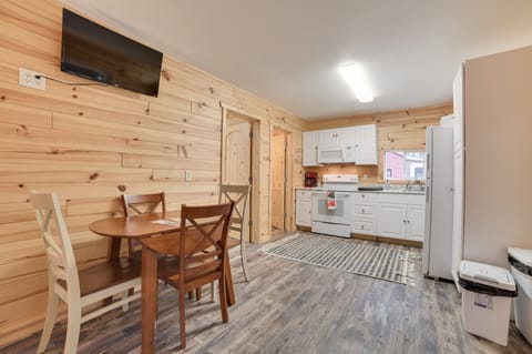 Dining Area | Dishware & Flatware Provided