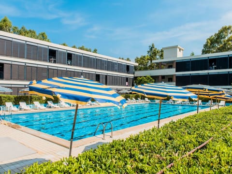 Plant, Water, Cloud, Sky, Building, Swimming Pool, Tree, Shade, Urban Design, Leisure
