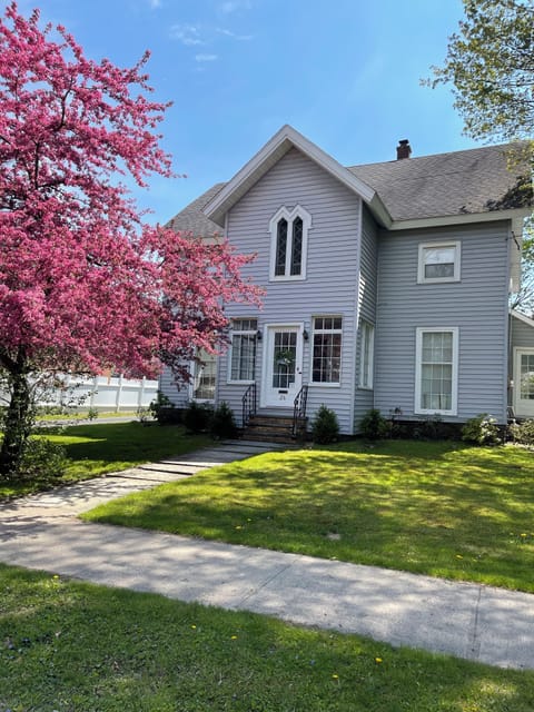 Walton Vintage House