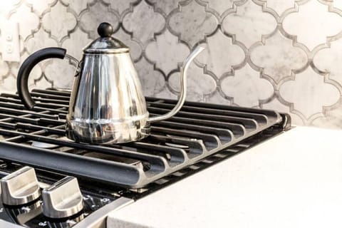 Make coffee and just about anything else. All the tools from your home right here.