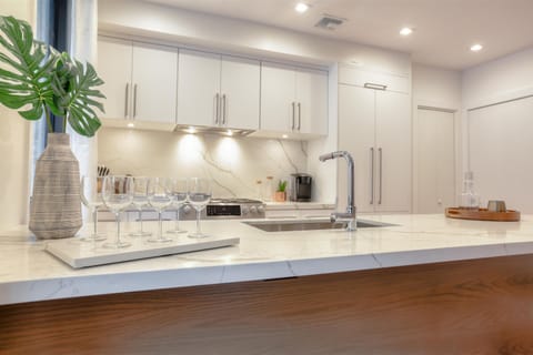 4cm Calacatta quartz waterfall countertops