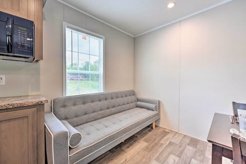 Living Area | Free WiFi