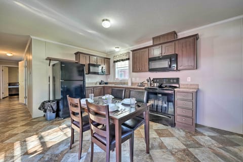 Kitchen & Dining Area | Coffee Maker | Trash Bags & Paper Towels Provided