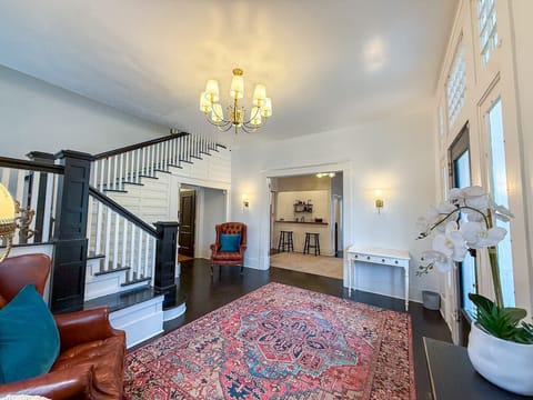 Huge house, perfect for big families & large groups House in San Antonio