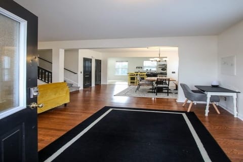 Entrance I 1st Floor I Free Wi-Fi Dedicated Workspace I Monitor