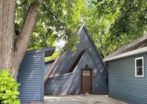 The Back Alley Entrance is used as the Main Entrance 