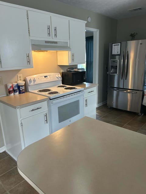 Recent photo taken by our cleaning team, ensuring you see the home how it truly is.