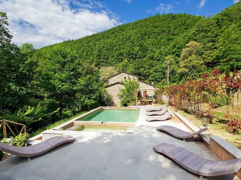 Sky, Plant, Cloud, Plant Community, Nature, Tree, Water, Building, Swimming Pool, Outdoor Furniture