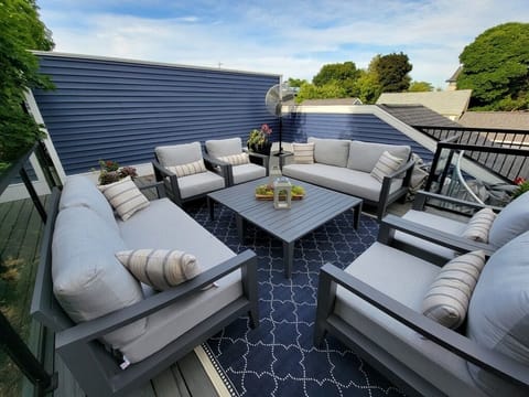 Rooftop deck overlooking Pine River and Round lake