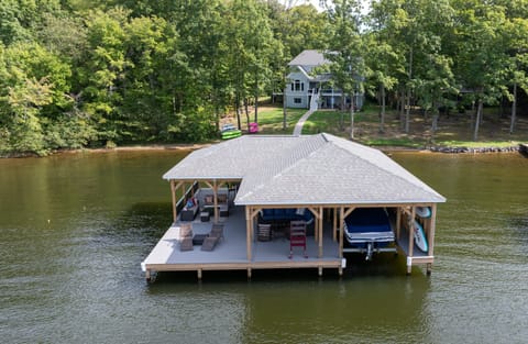 Stunning boathouse with amazing new 7BR/7.5Ba house with all the amenities.