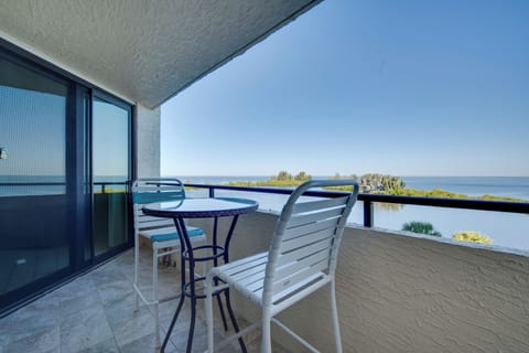 Jacksonville Vacation Rental | 1BR | 1BA | Step-Free Access via Elevator