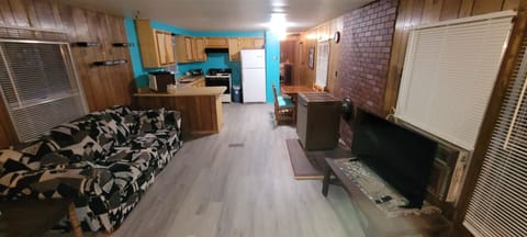 living room/kitchen
