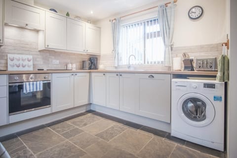 Fferm-Llong Cottage (Ship Farm) - 2 Bedroom -Rhossili (2032)