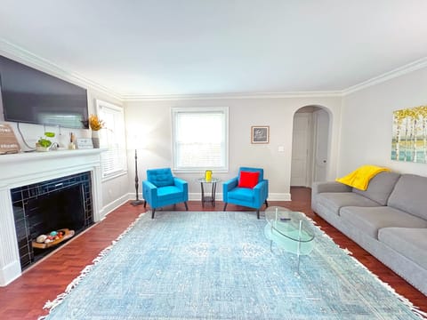additional seating off the dining room 