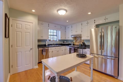 Kitchen | Coffee Maker | Spices | Blender | Toaster | Cooking Basics