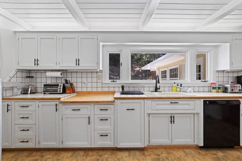 B24b26b1 bf3d 451c 8ad4 a7655e4cf38f