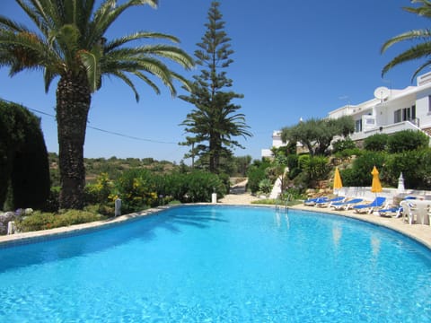 Nearby top pool, 80 meters from Casa Belea Vista. Shared pool
