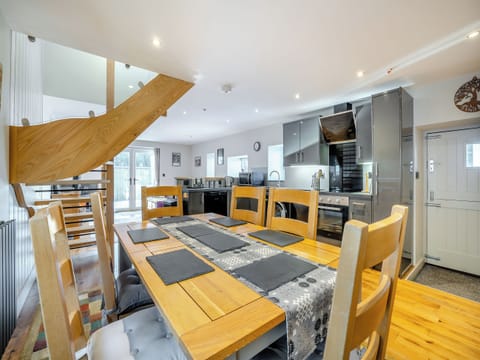 Dining Area | Yr Hen Beudy, Tregaron